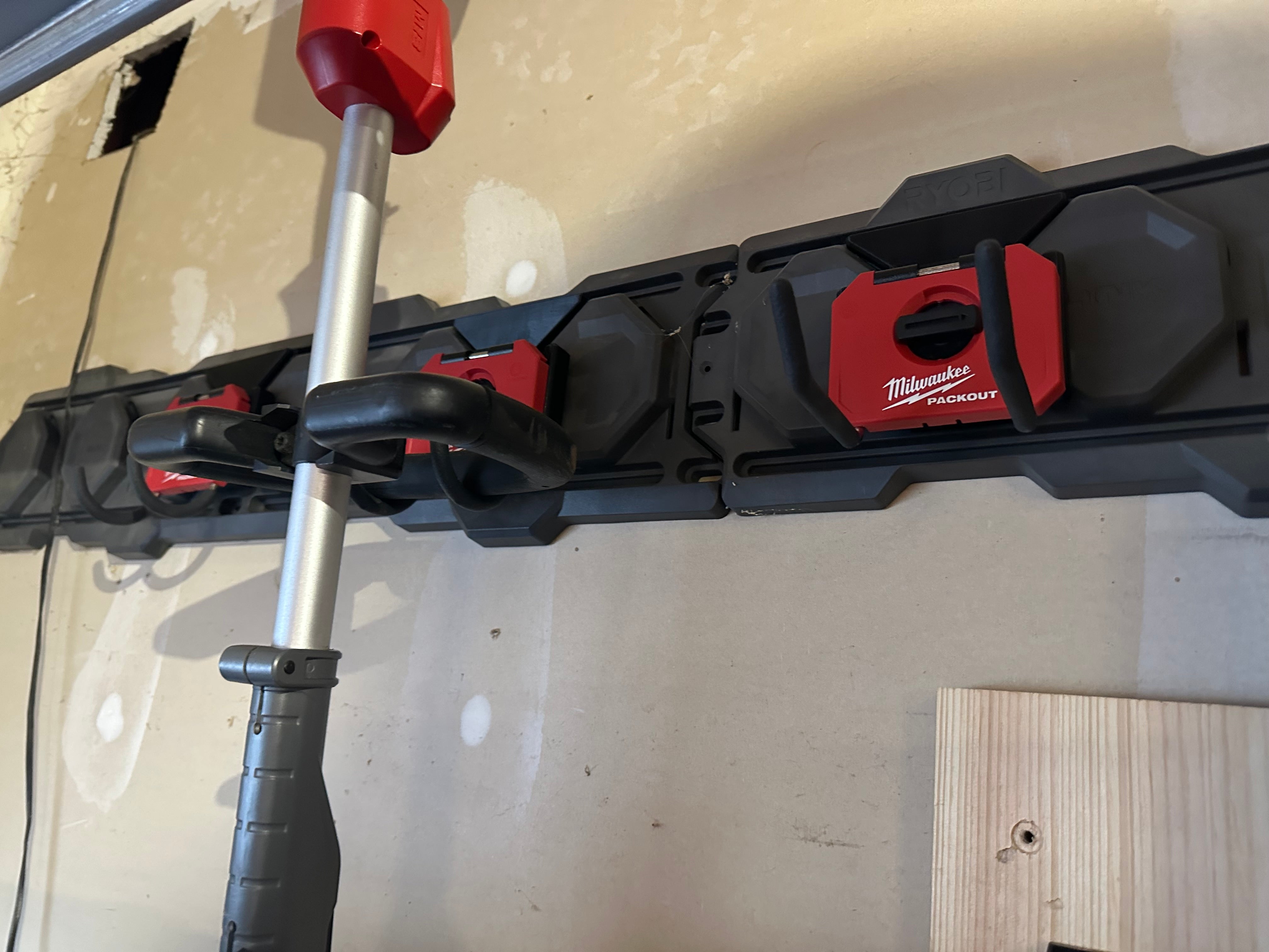 Ryobi Link Milwaukee adapter hanger