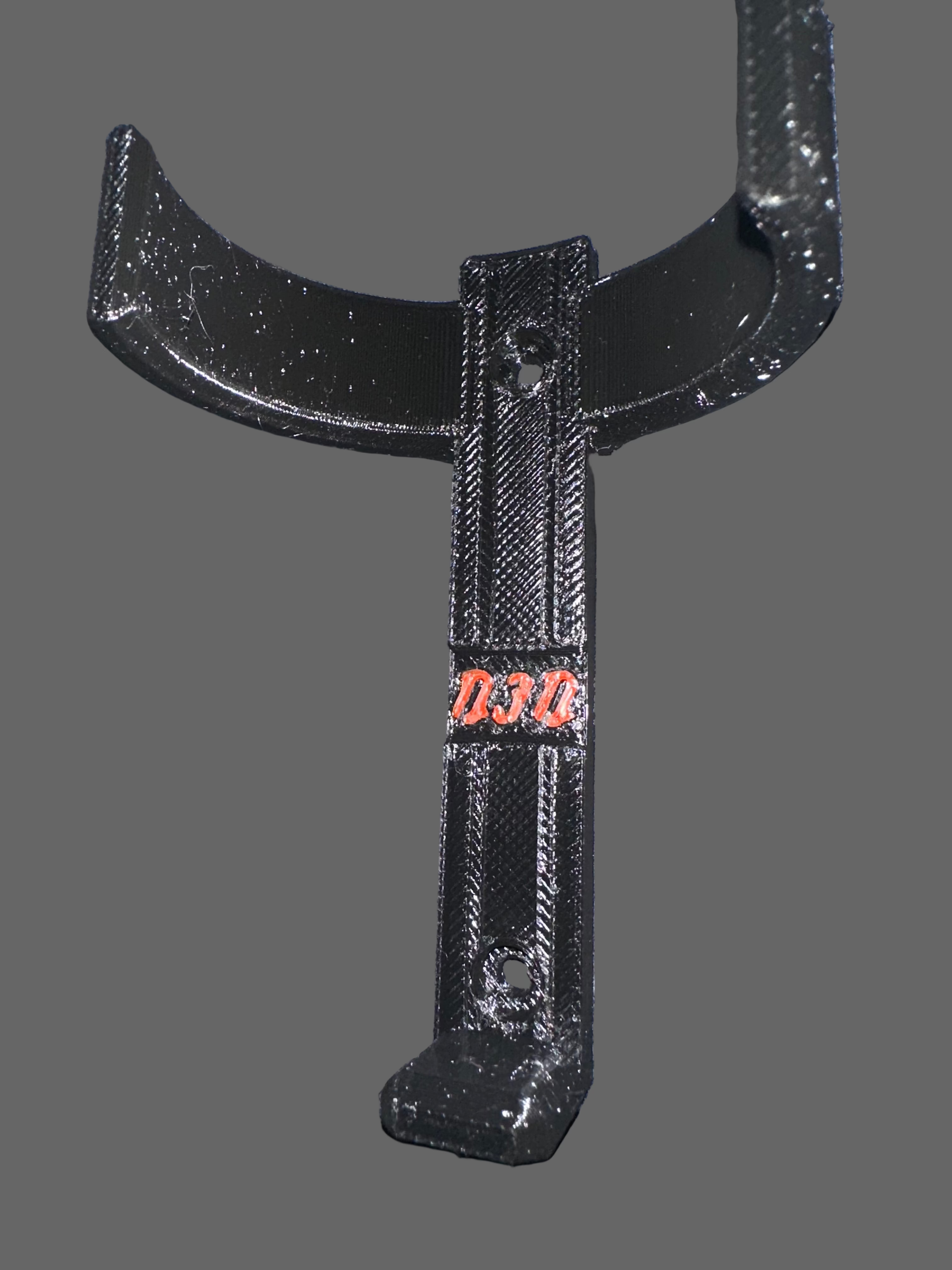 Spray can hangers