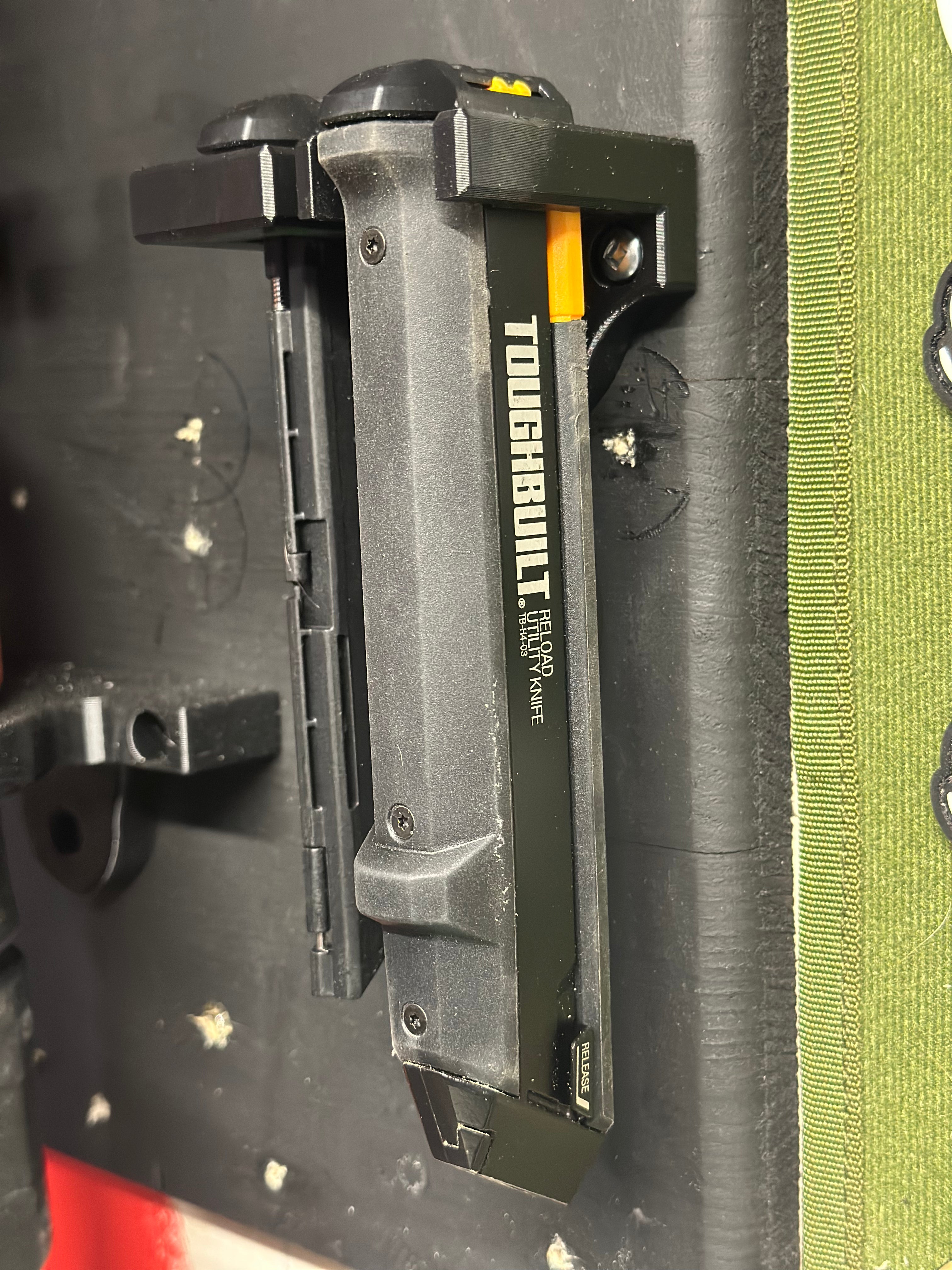 ToughBuilt StackTech Exacto blade mount