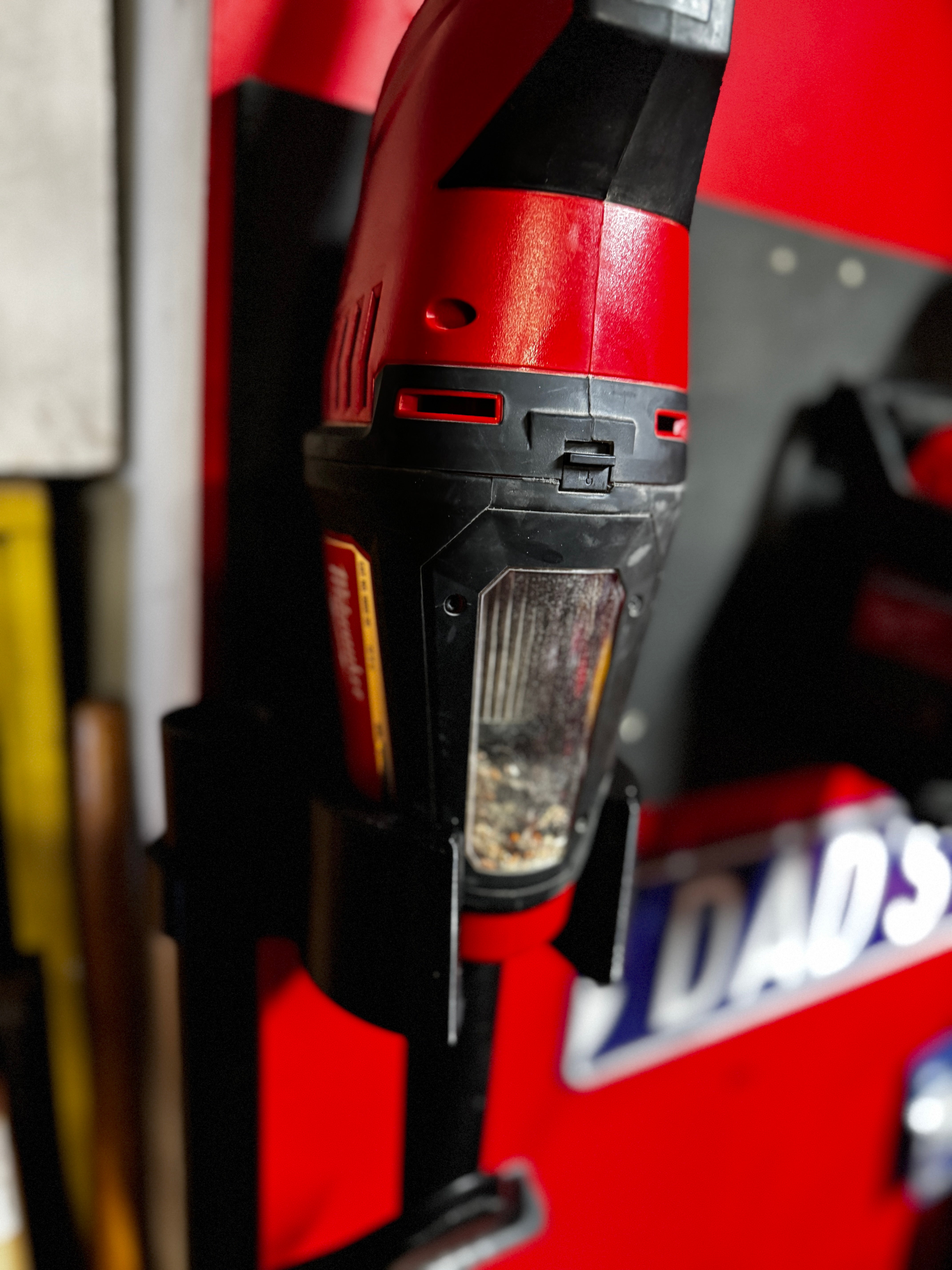 Milwaukee M12 vacuum wall mount